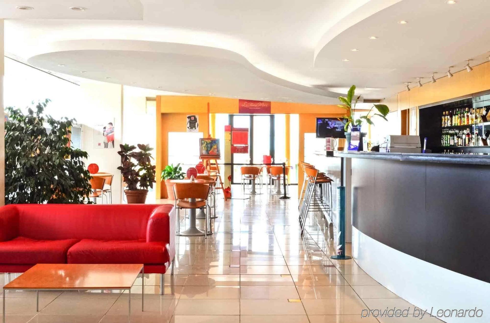 Ibis Montevideo Rambla Hotel Exterior photo